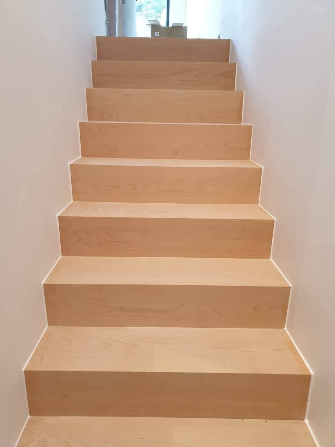 Pose d'escalier en bois - Vasmat Build Bruxelles