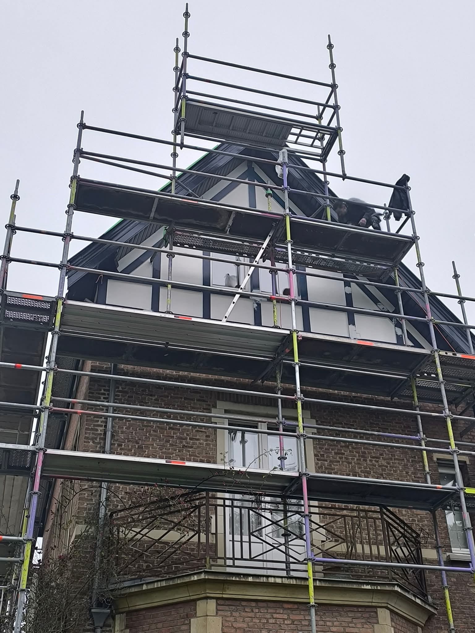 Travaux de façade avec échafaudage - Vasmat Build Bruxelles