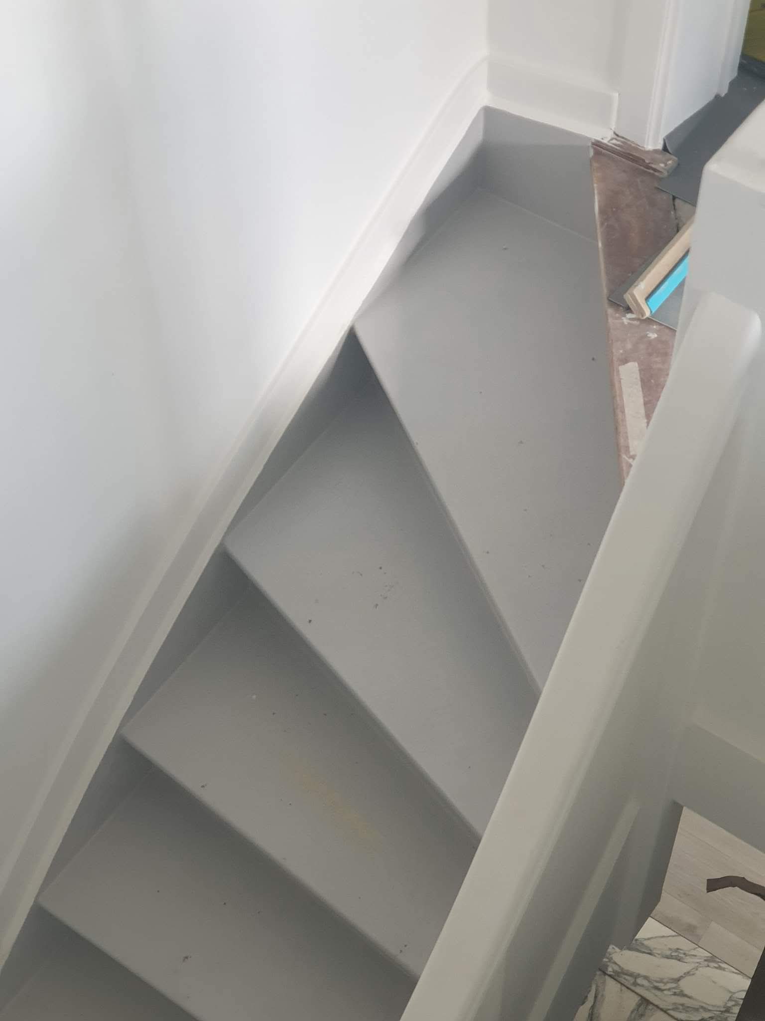 Peinture d'escalier intérieur - Vasmat Build Bruxelles