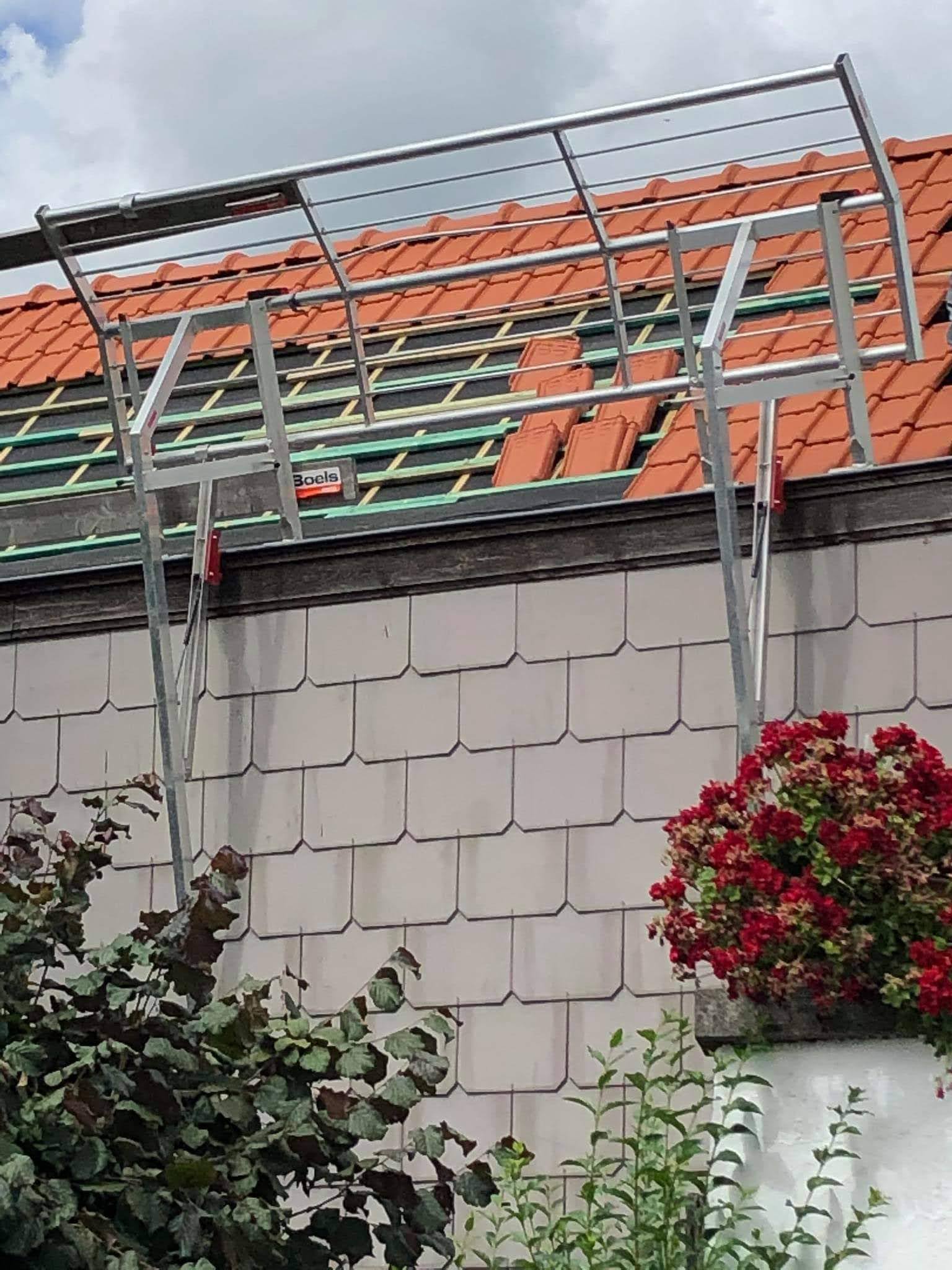 Rénovation de toiture avec échafaudage - Vasmat Build Bruxelles